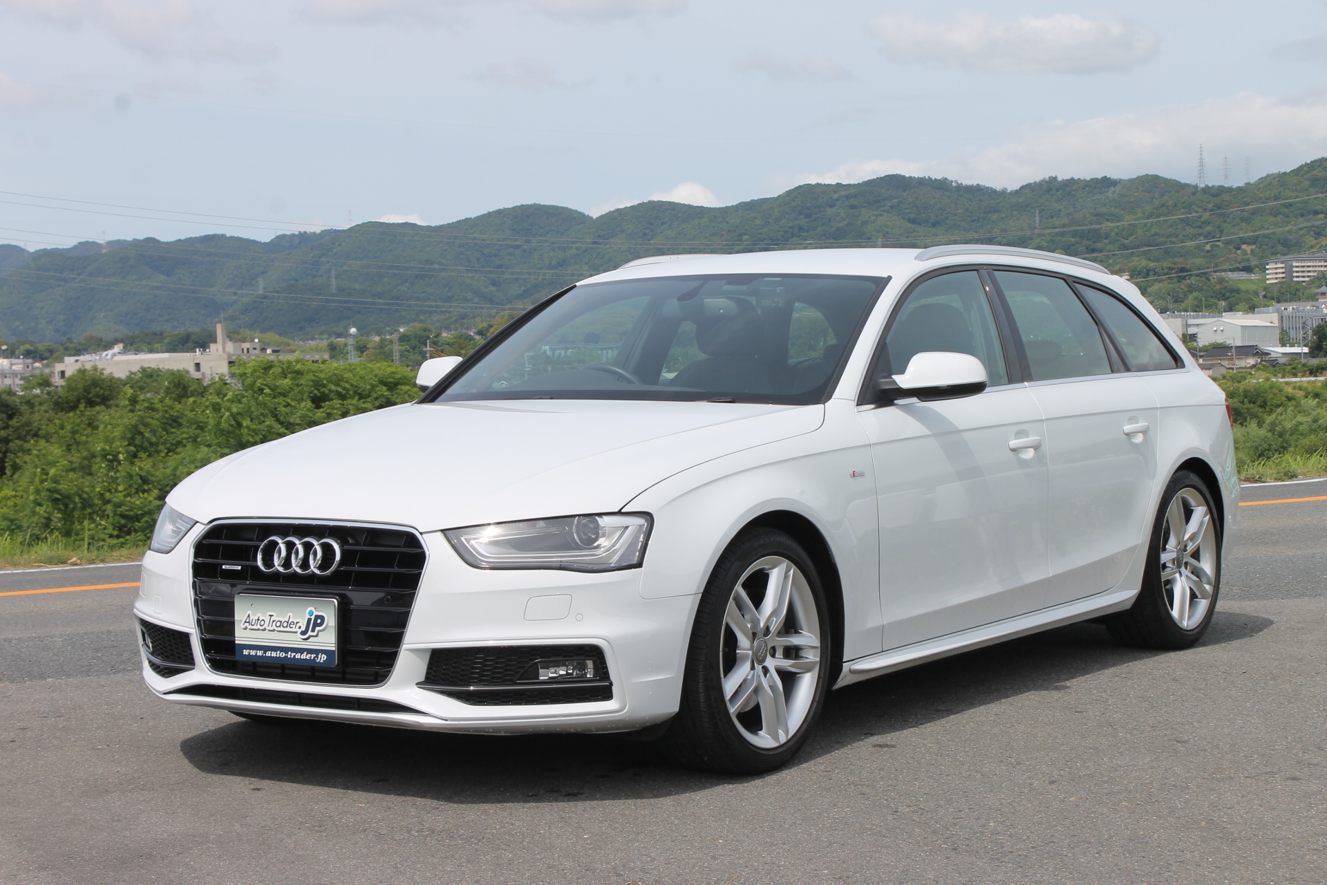 アウディA４2.0 TFSI ｸﾜﾄﾛ(写真)